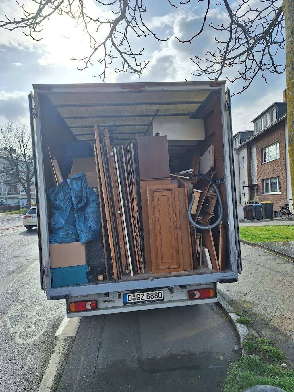Haushaltsauflösungen - Umzüge und Entrümpelungen Gasanov in Düsseldorf und Umgebung